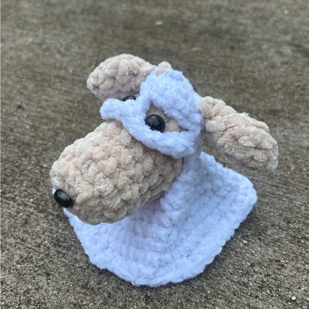 Ghost dog crochet